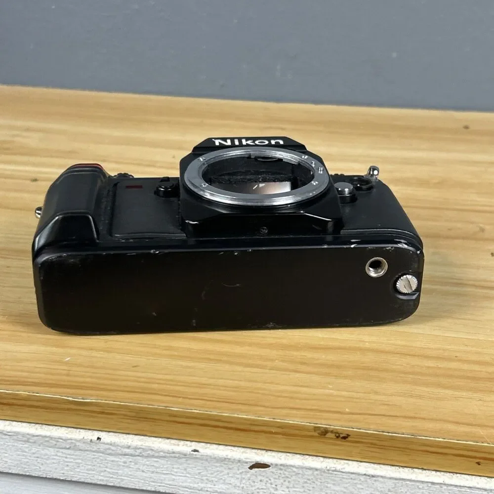 NIKON N2000 Automatic Camera (Body Only) *SELLING AS IS/UNTESTED*